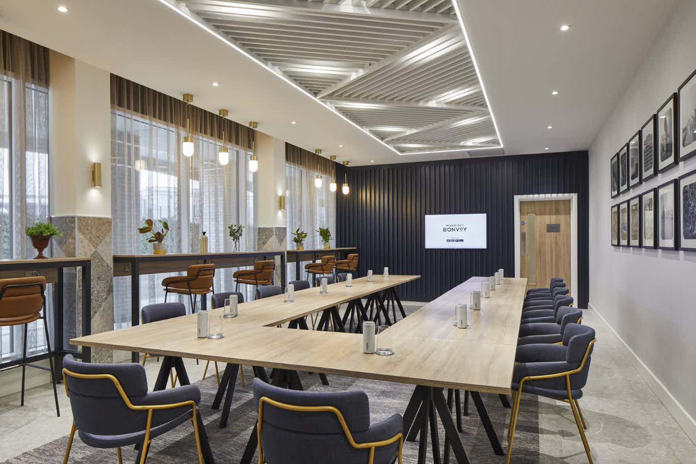 Meeting room 4, Courtyard by Marriott London City Airport